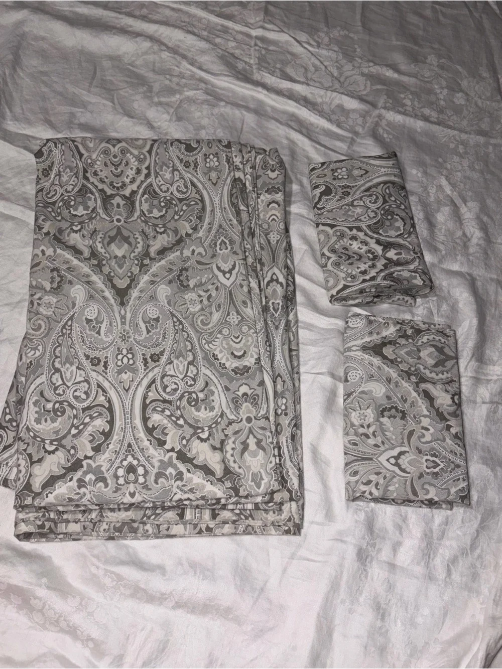 Like new Pottery Barn Taupe Mackenna Paisley king Duvet Cover & 2 king shams
